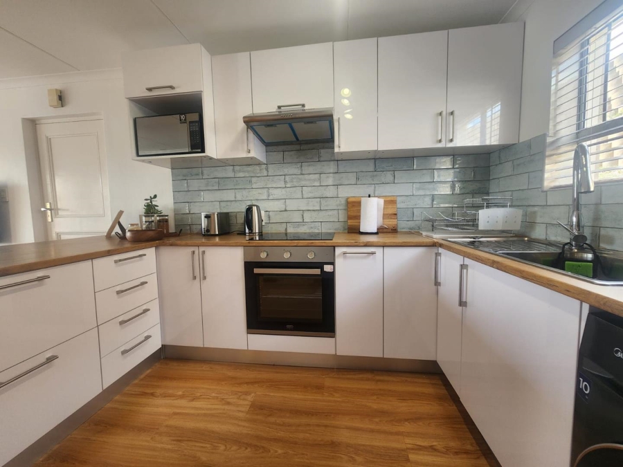 To Let 2 Bedroom Property for Rent in Big Bay Western Cape